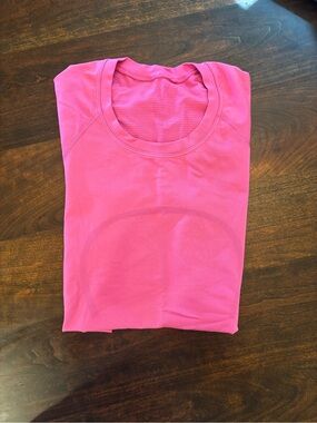 lululemon Swiftly Tee Sonic Pink